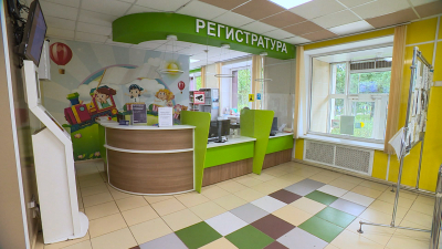 Качественная помощь рядом с домом: Две поликлиники Василеостровского района получили новое оборудование