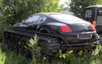 Bentley на гусеницах нашли полицейские в ходе рейда в Петербурге