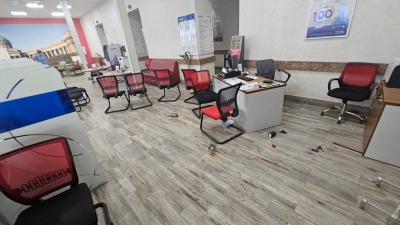 Мужчина пытался поджечь отделение банка в Пушкине «коктейлем Молотова»