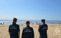 В МЧС петербуржцам и гостям города посоветовали, как эффективно бороться с жарой