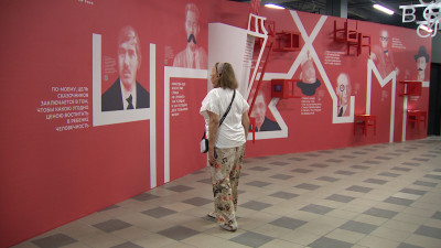 В новом пространстве Литературного музея «XX век» в Ледовом дворце открылась выставка «Ловцы слов»