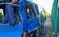 В серьезном ДТП с автобусом и поездом погибла женщина