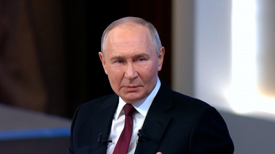 Владимир Путин поздравил личный состав и ветеранов с 95-летием создания воздушно-десантных войск