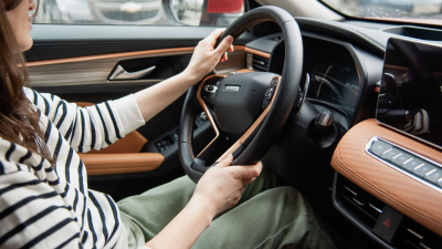 Продажи новых легковых автомобилей в России снизились на 24%