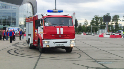 Отряд Красносельского района стал победителем соревнований по скоростному маневрированию на пожарных автомобилях