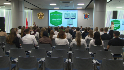 Студенты первых курсов петербургских университетов и профильных колледжей побывали в Невской ратуше на большом интерактивном обучении