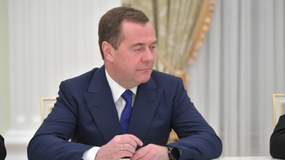 Александр Беглов поздравил  Дмитрия Медведева с 60-летним юбилеем